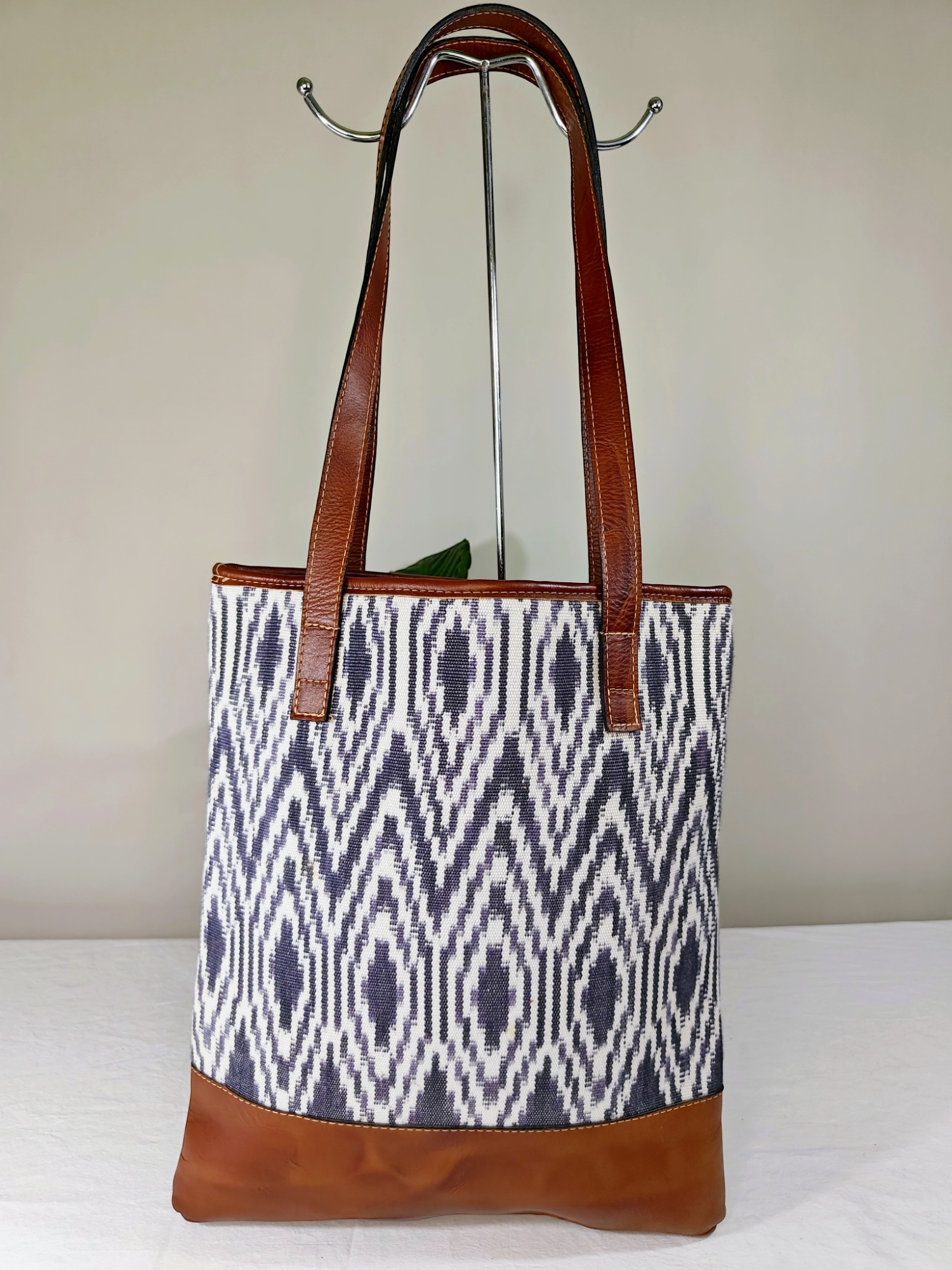 Rosalina Silk Velvet Ikat Small Tote Bag – Wyllo